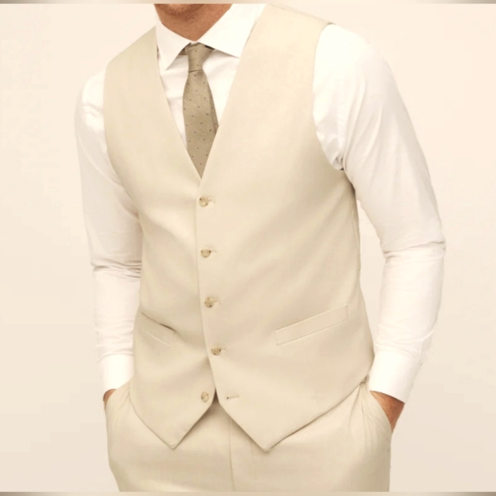 Saddlebred Suit Vest Brand New XL Comfort Flex Tan 60% Off Brand New.